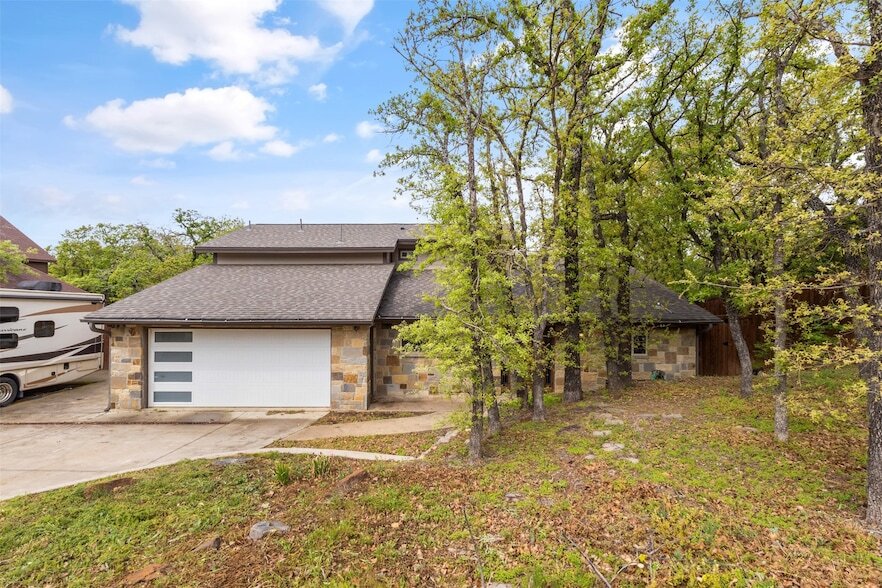 Foto principal - 3427 Lakewood Ln