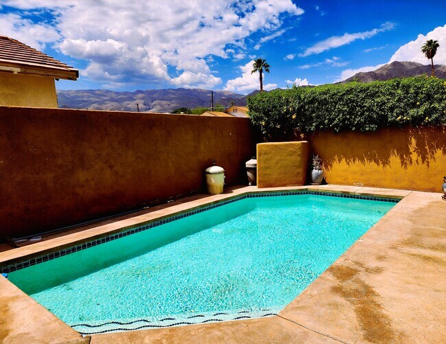 Building Photo - 53810 Avenida Villa