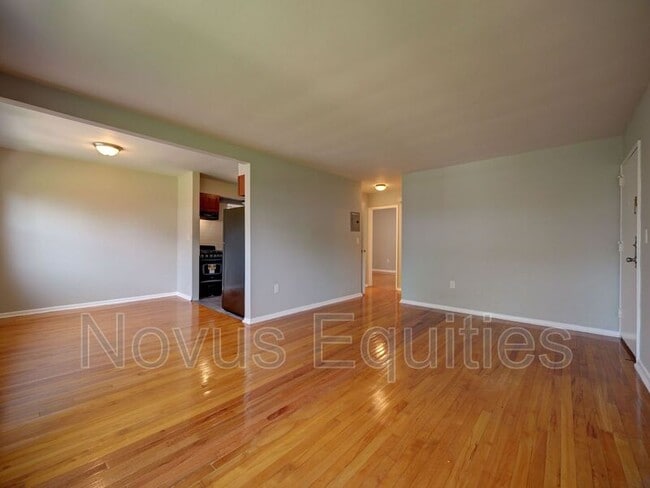 Building Photo - 51 Bross Pl