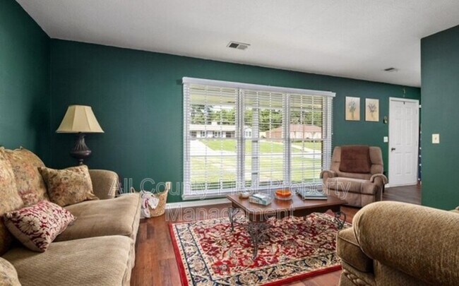 Building Photo - 1825 Coventry Dr
