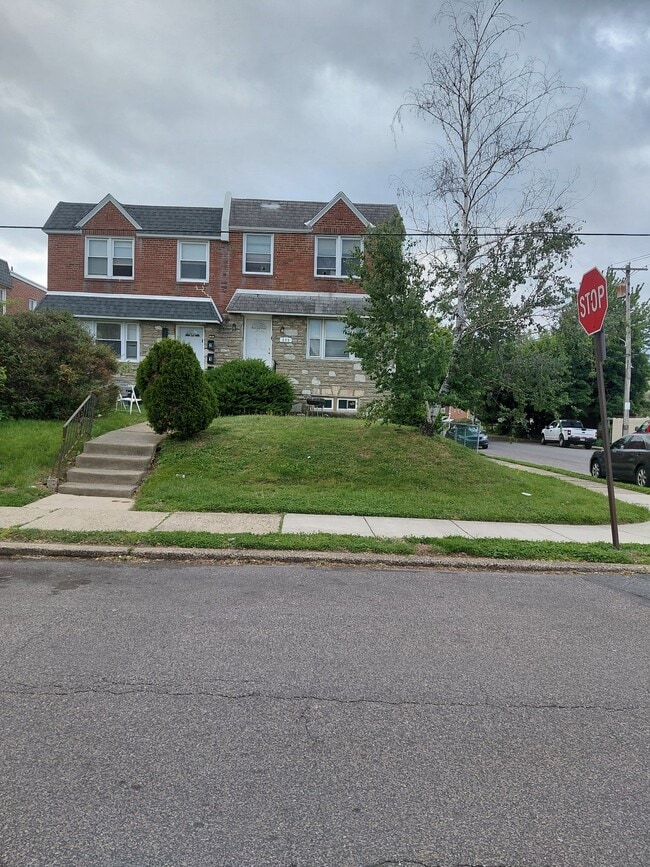 Building Photo - 800 Princeton Ave