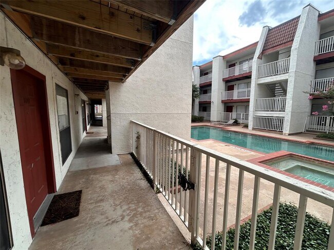 Foto del edificio - 3115 Helms St