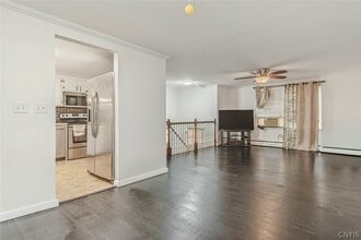 Building Photo - 147 Elm St