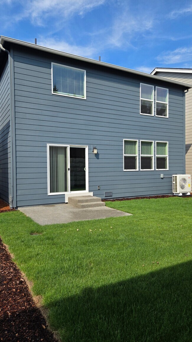 Building Photo - 3923 23rd Ave NE