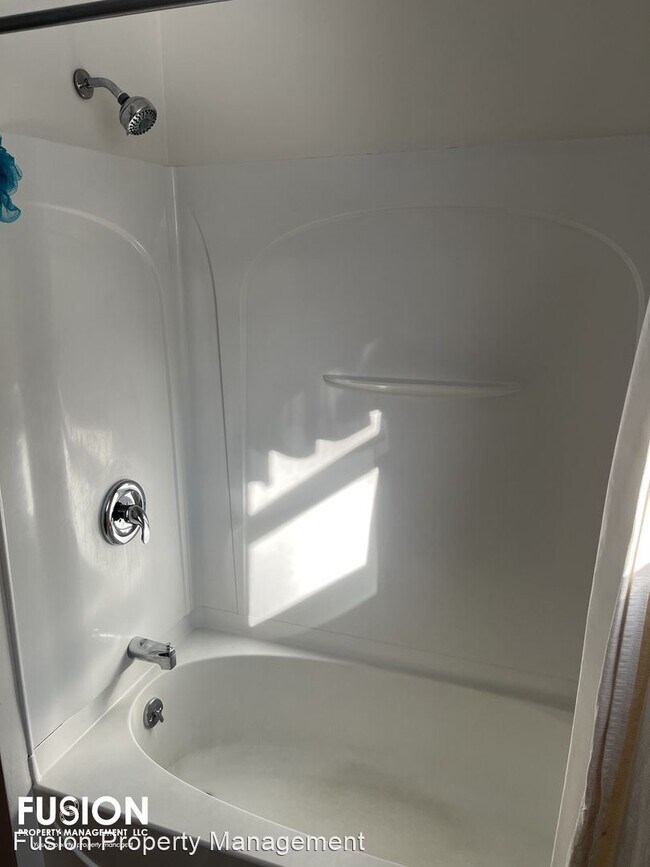 Foto del edificio - 4 br, 2 bath House - 265 Shore Rd
