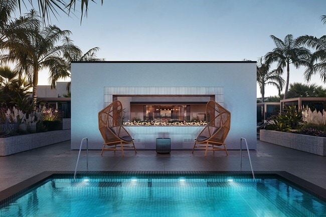 West Side Rooftop Pool & Spa - Paxton - Paxton