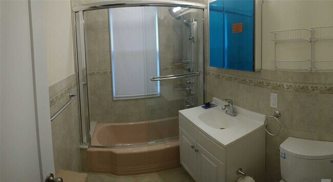 Foto del edificio - 138-53-138-82 82nd Dr