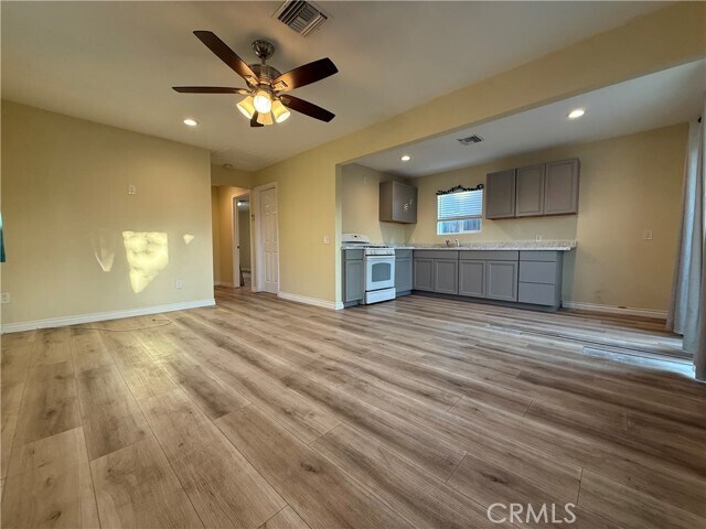 Foto del edificio - 409 W Pioneer Ave