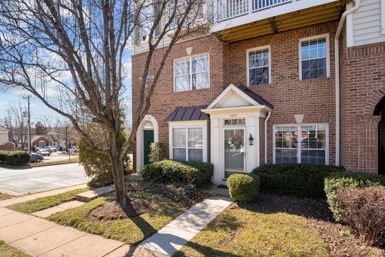 This inviting two-level townhome offers comfort and style, featuring gleaming hardwood floors on ... - This inviting two-level townhome offers comfort and style, featuring gleaming hardwood floors on ...