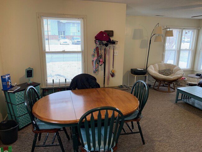 Foto del edificio - Charming 2 Bed/1 Bath Home Near the K-Stat...
