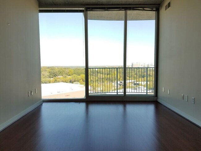 Foto del edificio - 361 17th St NW