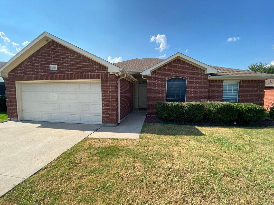Photo - 2918 Hilton Head Dr (Grand Prairie, TX)