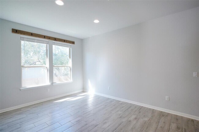 Foto del edificio - 117 Flat Creek Ct