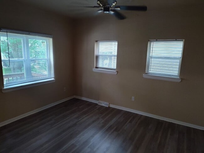 Building Photo - 3554 N 34th Street 4 Bedroom House