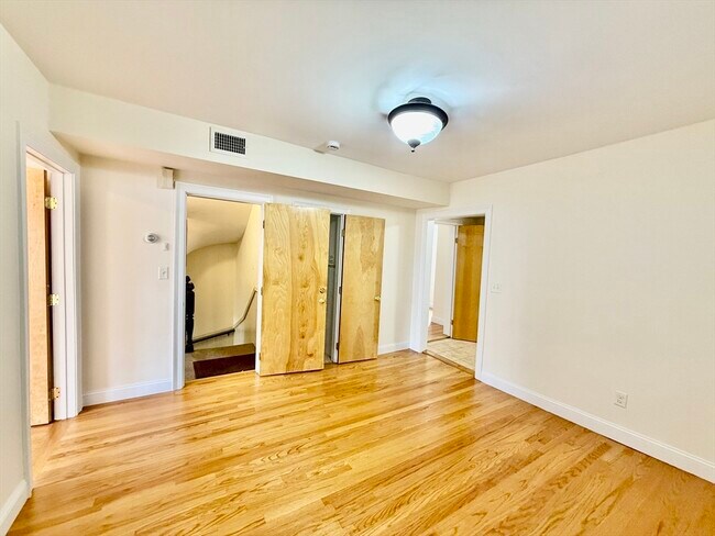 Foto del edificio - 724 Cambridge St