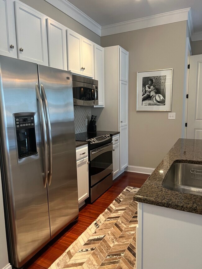 2810 Selwyn Ave Unit 208, Charlotte, NC 28209 Condo for Rent in