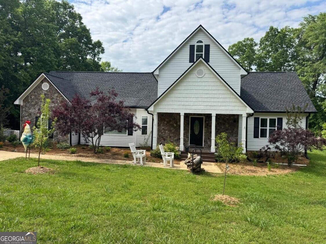 Foto principal - 327 Lakeridge Dr