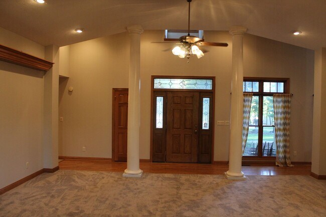 Foto del edificio - Coming Soon! Stunning Custom 4 Bedroom Hom...