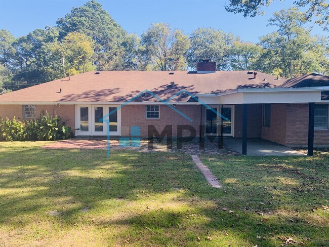 Building Photo - 1809 Sherwood Ave