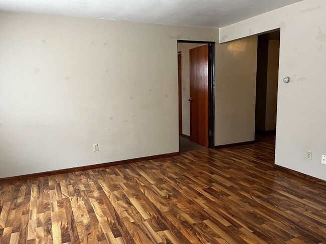 Foto del edificio - Updated Lower Level Apartment - Kimberly