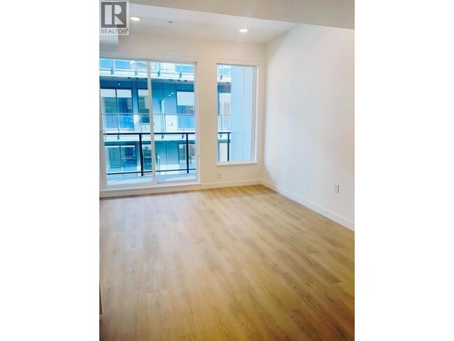 Building Photo - 375 Clayton St