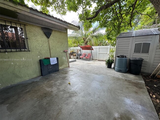 Foto del edificio - 10399 NW 127th St