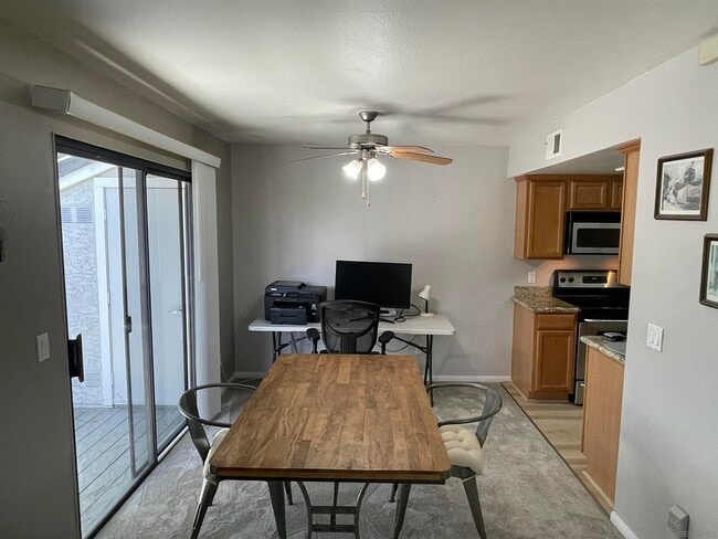 Building Photo - 15078 Avenida Venusto