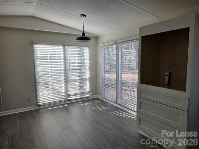 Foto del edificio - 5712 Unionville Rd