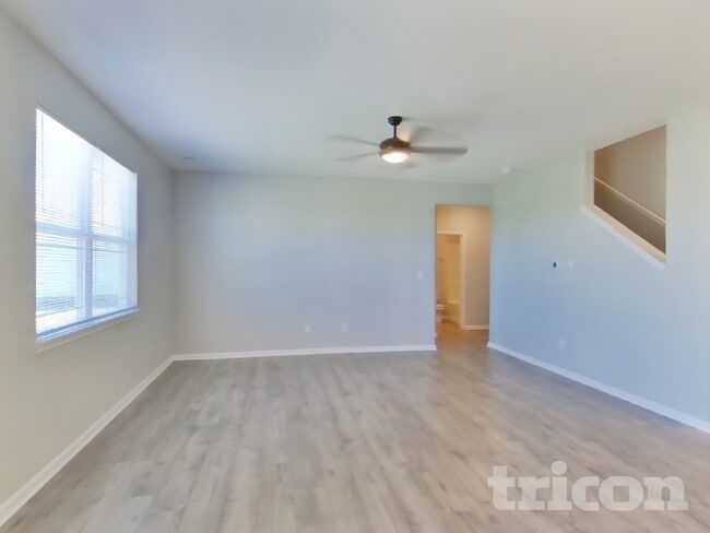 Building Photo - 1658 Fairmount Dr