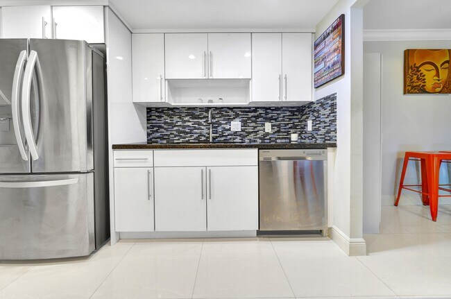 Building Photo - 1111 S Ocean Blvd