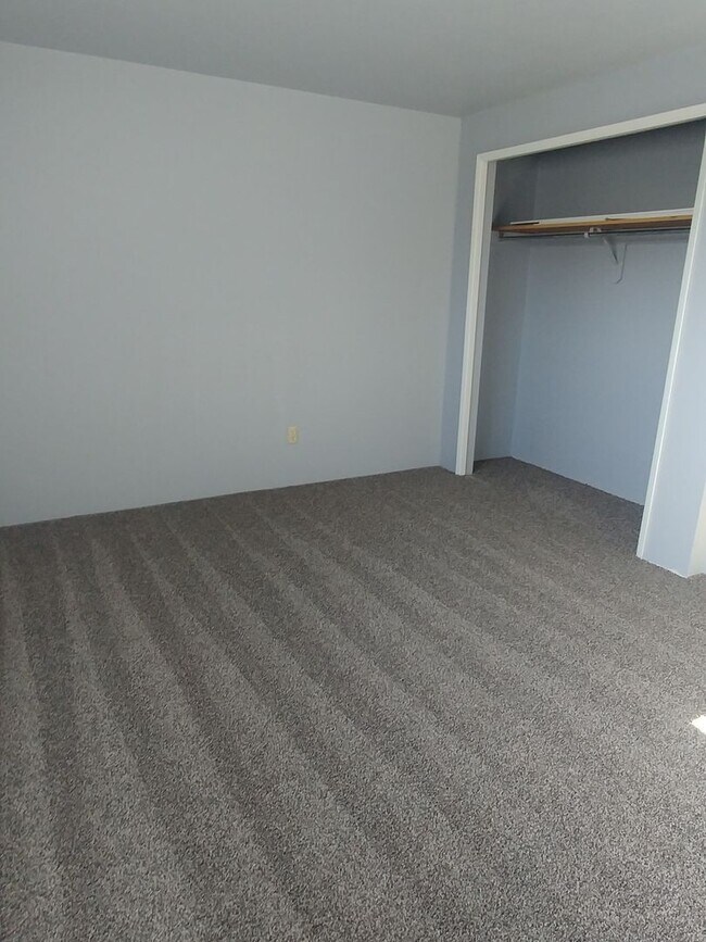 Foto del edificio - 323 S 40th Pl