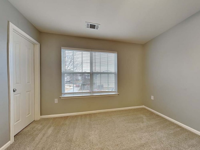 Building Photo - 341 Hunslet Cir