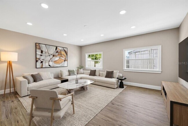 Building Photo - 3620 E Tampa Cir