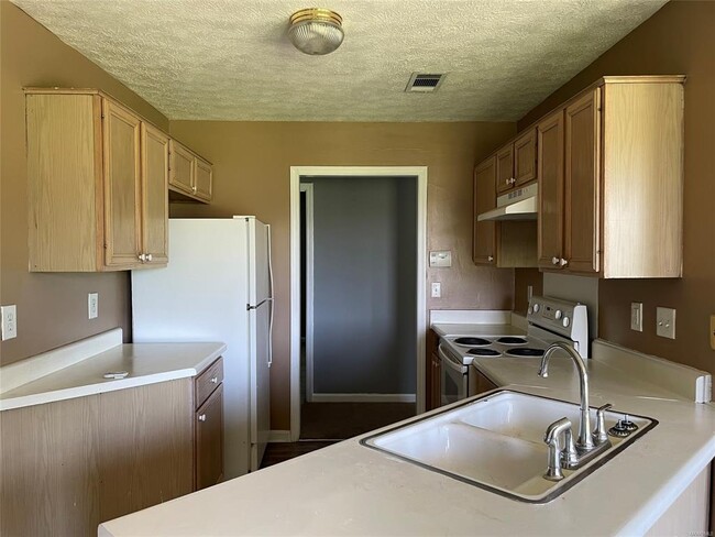 Building Photo - 1635 Vista View Dr