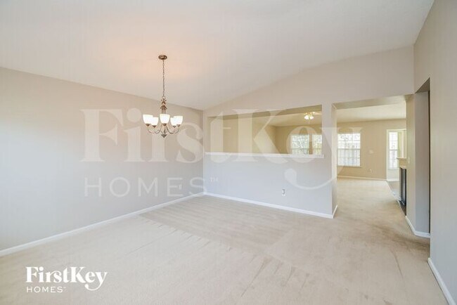 Building Photo - 1437 Heather Court