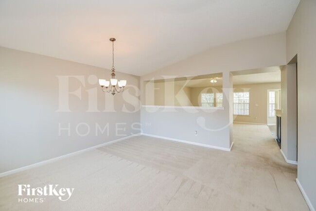 Building Photo - 1437 Heather Ct