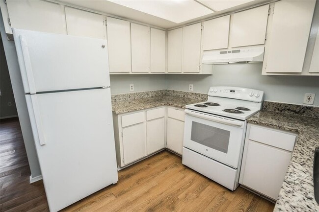 Building Photo - 1277 Sylvia Ave