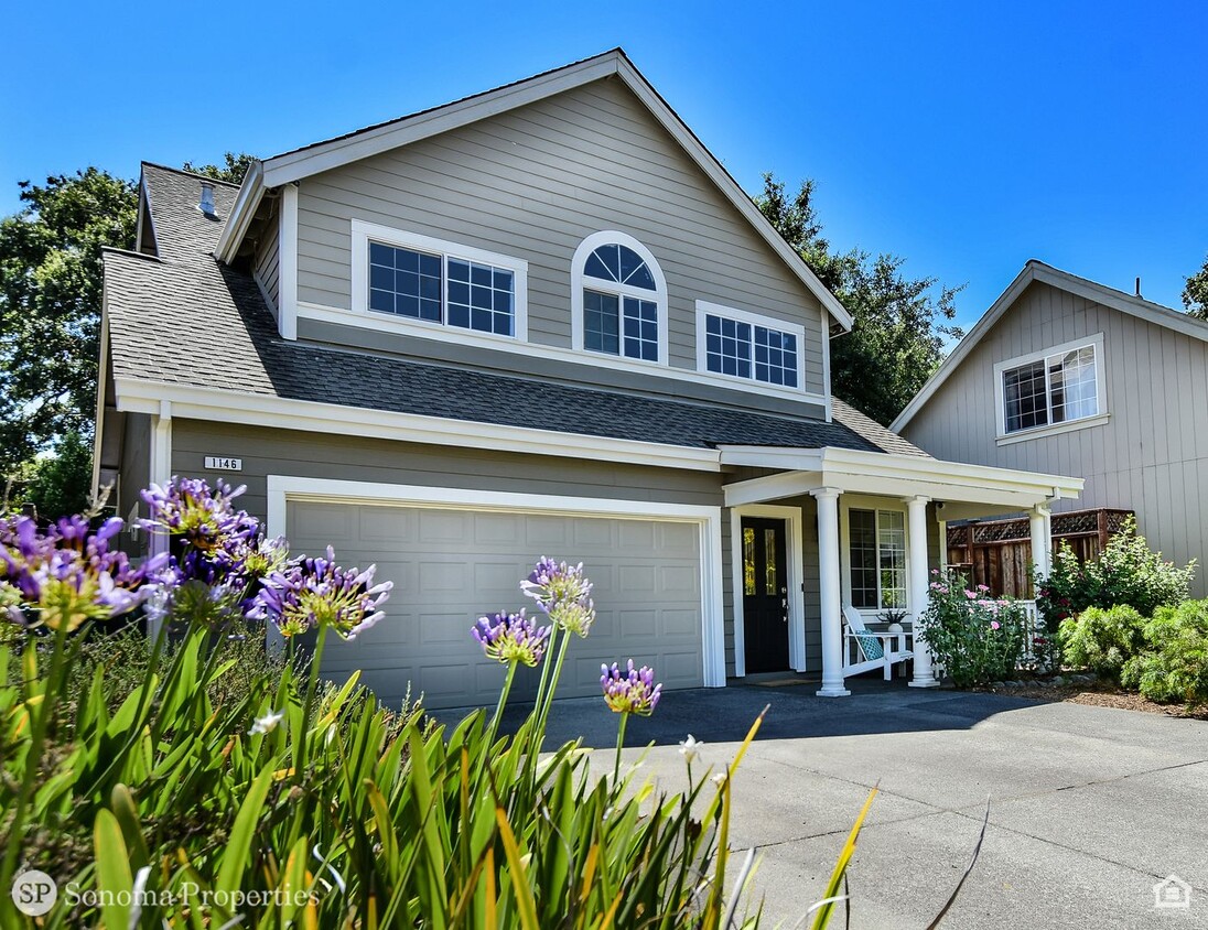 Primary Photo - Spacious 4 Bedroom Home in Fryer Creek