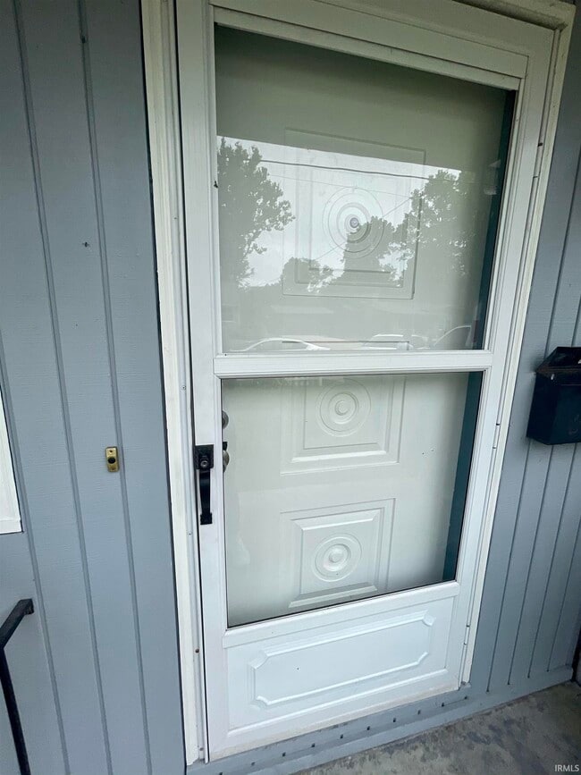 Foto del edificio - 1904 E Maxwell Ln