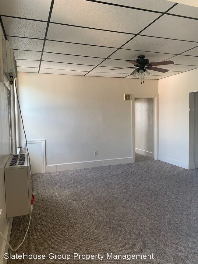 Foto del edificio - 13-23 E High St