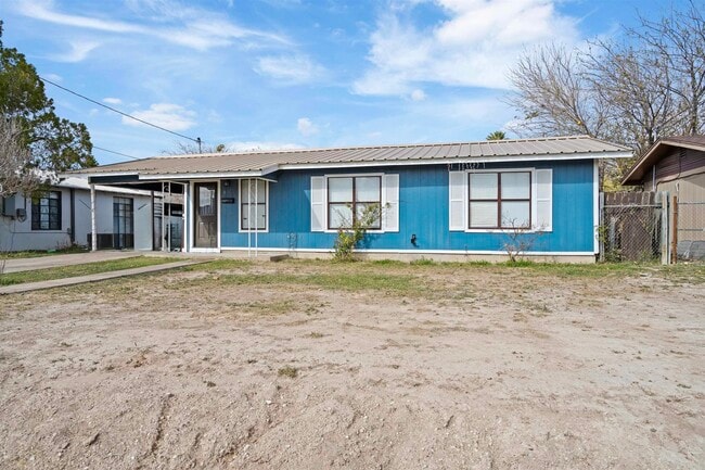 Foto del edificio - 804 E 7th St