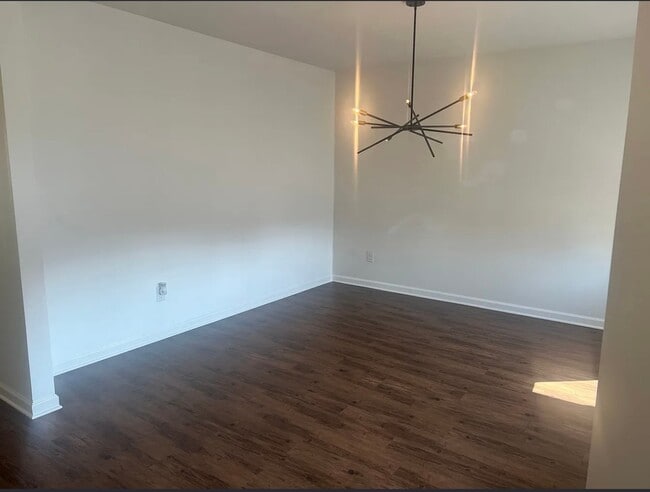 Building Photo - 4599 Woodford Cir