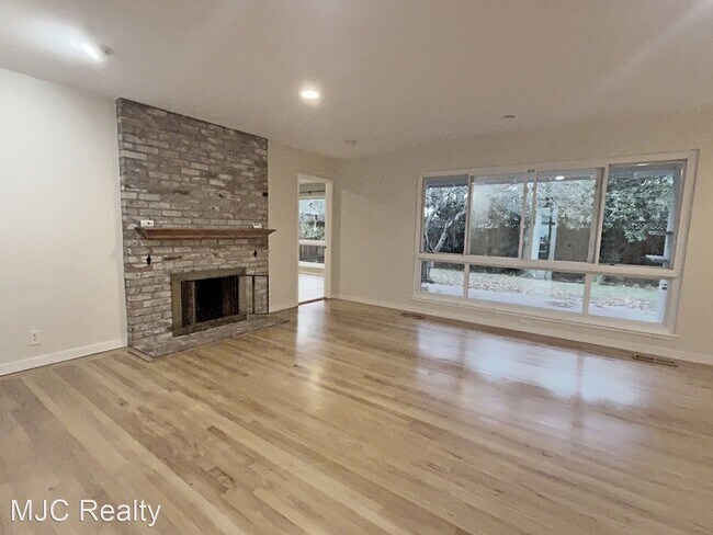 Foto del edificio - 3 br, 2 bath House - 1342 Bobolink Circle,