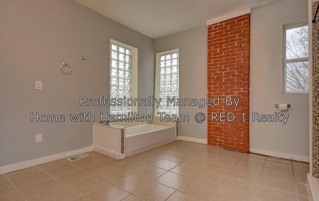 Foto del edificio - 246 N Monroe Ave