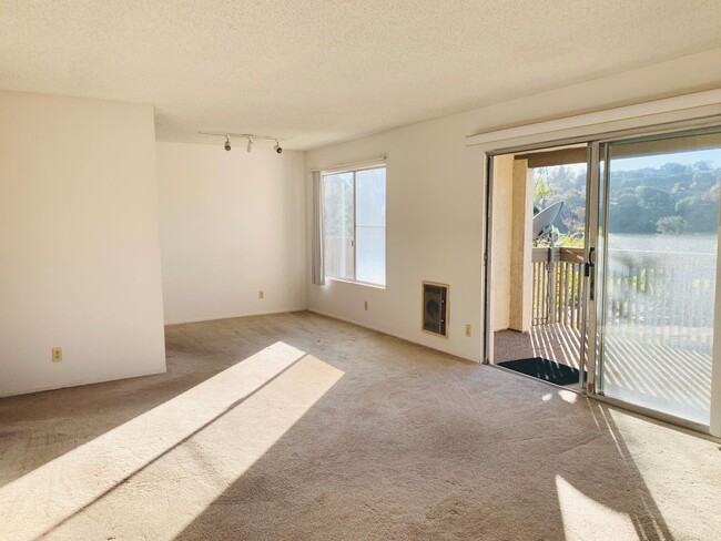 Foto del edificio - LA JOLLA VILLAGE 1BD/1BA CONDO AVAILABLE! ...