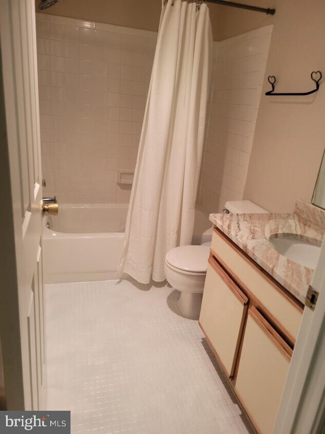 9563 Battery Heights Blvd Unit 304, Manassas, VA 20110 Room for Rent