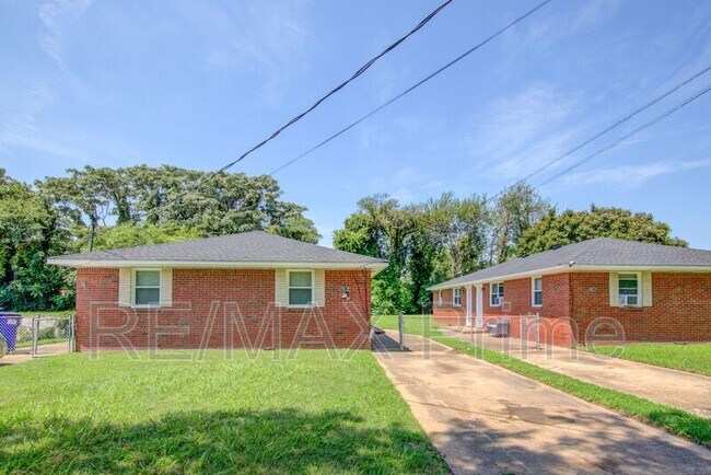 Foto del edificio - 7919 Thompson Rd