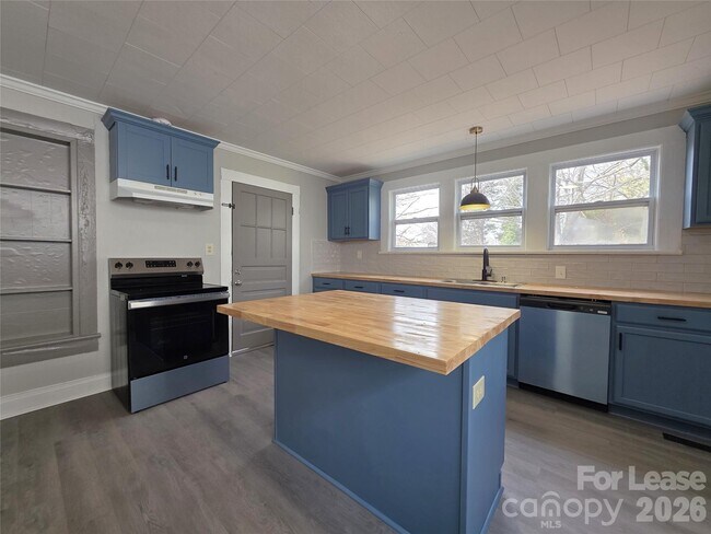 Foto del edificio - 1212 N Church St