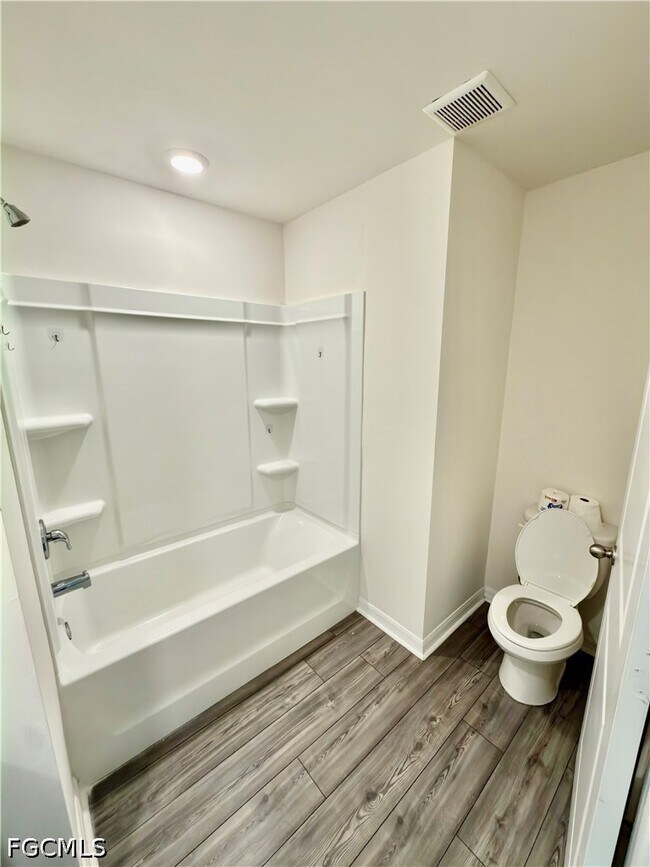 Foto del edificio - 2115 NW 24th Pl