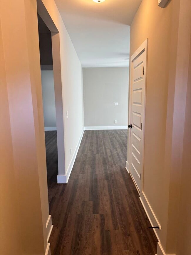 Building Photo - 4004 Ashley Dr